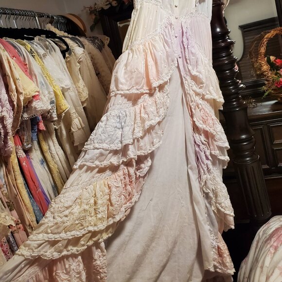 LoveShackFancy  India Dress in Rainbow Tie-Dye 🌈 🦄✨️ 6 - Picture 4 of 13